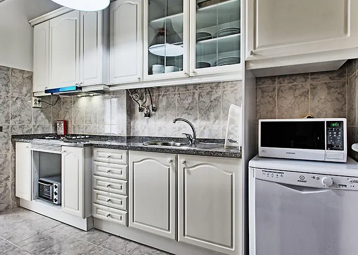 Antonio Pedro By Interhome * Lissabon